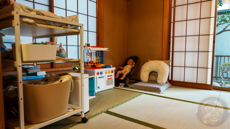 和室にはおもちゃがたくさん。赤ちゃんも楽しめる。