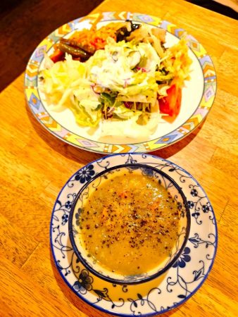前菜と豆のエルテンスープ