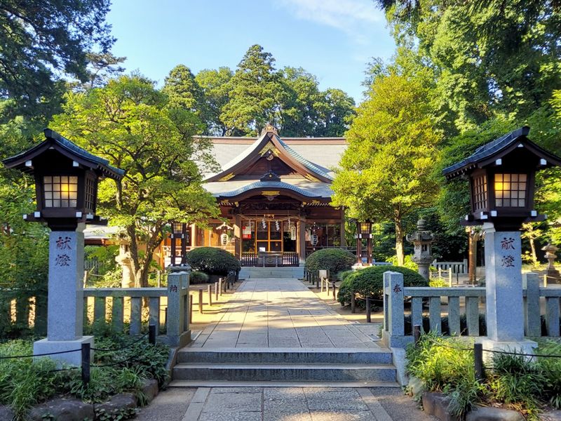 1200年以上の歴史があるとも伝えられる廣幡八幡宮。地域の鎮守として、お宮参り、七五三、初詣など、人生の節目を報告する参拝客が絶えません。