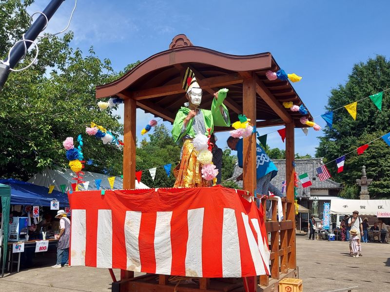 毎年7月の第一日曜日におこなわれる「手賀ばやし」。手賀地区の夏祭りで奉納されるお囃子で、柏市指定文化財（無形民俗文化財）になっています。