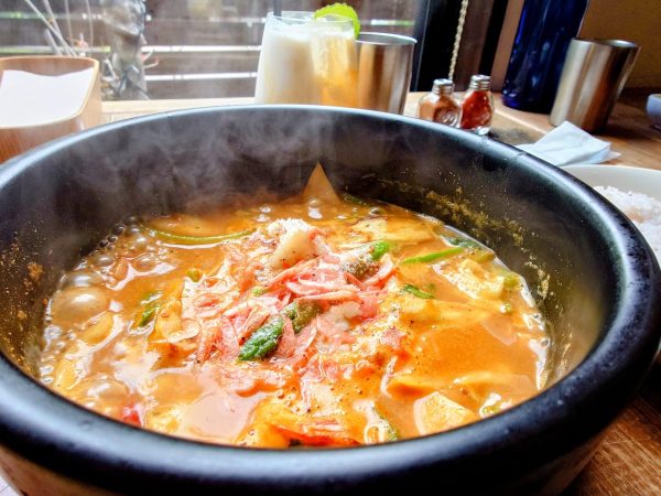 季節の春のカレー、熱々