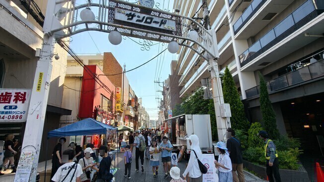 南柏駅西口サンロード商店街は大賑わい