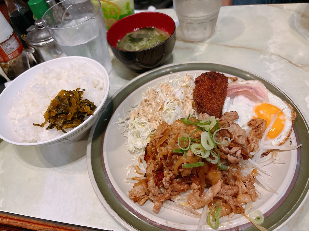 【茨木市】市場で愛される「喫茶V」でボリューム満点の定食ランチ！