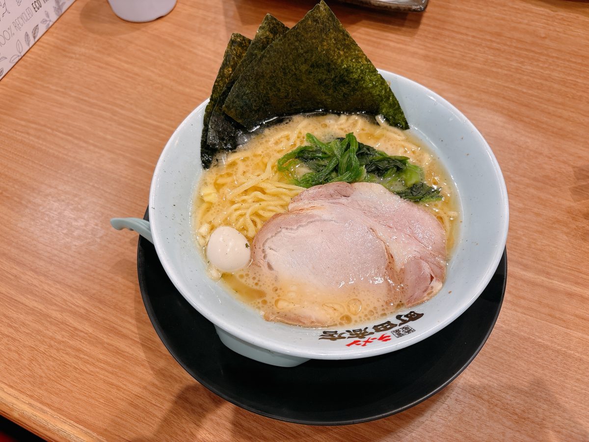 【箕面市】ライス必須！？「箕面商店」で横浜家系ラーメンデビュー！