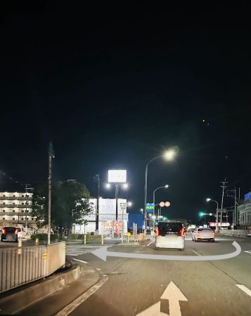 店舗前P誘導路