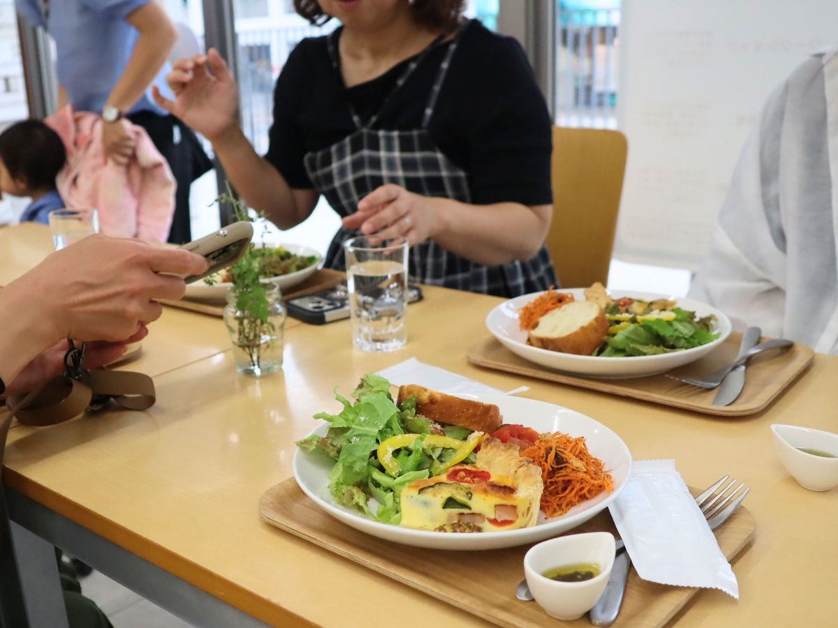 ランチを囲みながら、写真や盛り付けについても話が尽きませんでした。