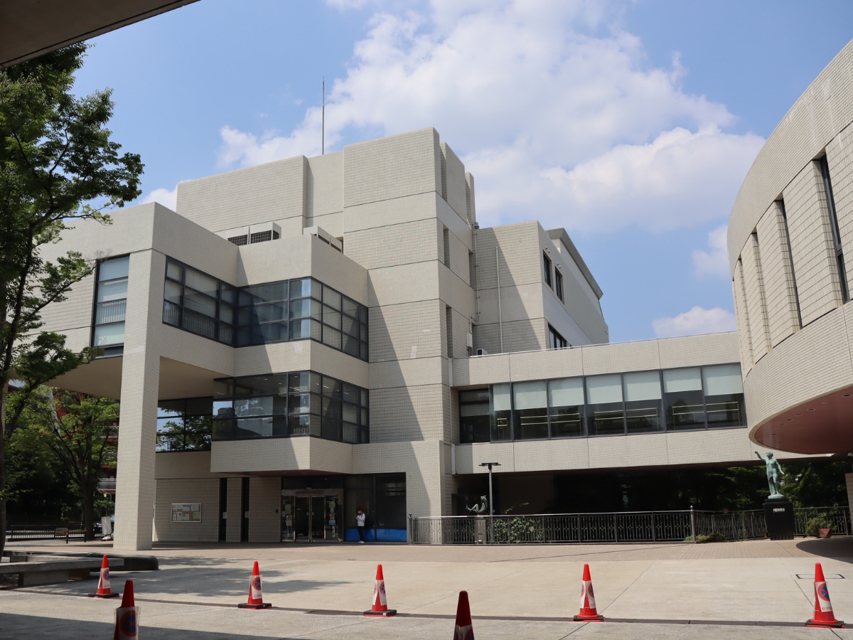 会場となった豊中市立中央公民館。