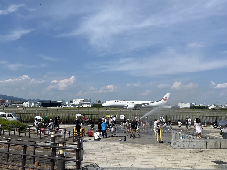 【豊中市】水鉄砲を持って集合！伊丹空港近くの伊丹スカイパークで「ミニ水合戦」