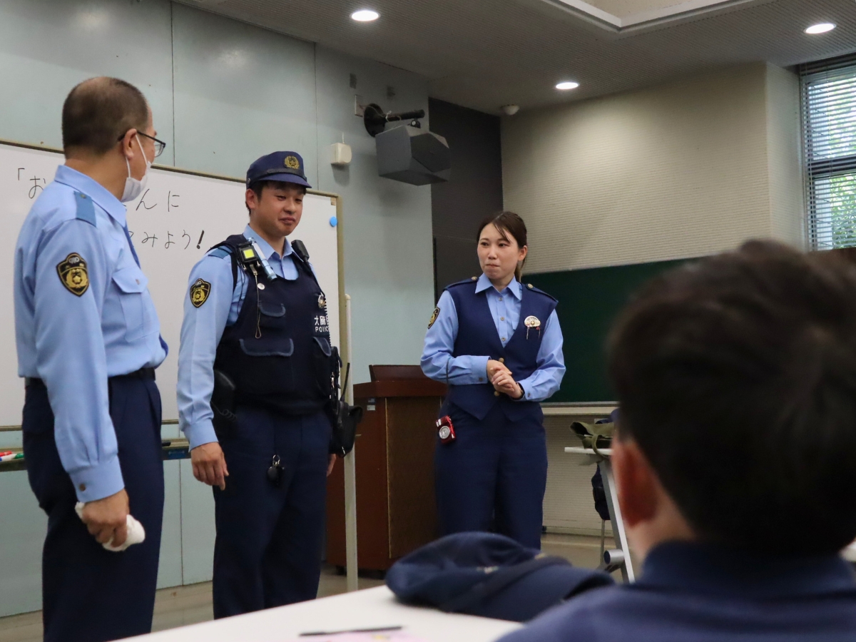警察官になって、うれしかったことを教えていただきました。