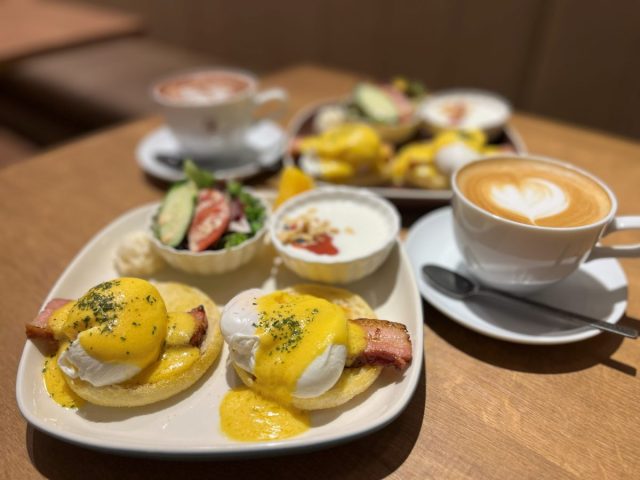 【箕面市】広々ゆったり空間が魅力「ICHIRIN COFFEE」箕面本店のエッグベネディクト
