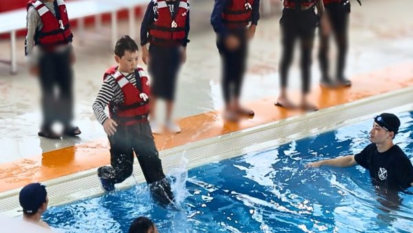 【豊中市】「これは溺れるわ」泳げる息子も実感！着衣泳で学んだ水の怖さ〈第3回マチカネ消防隊〉