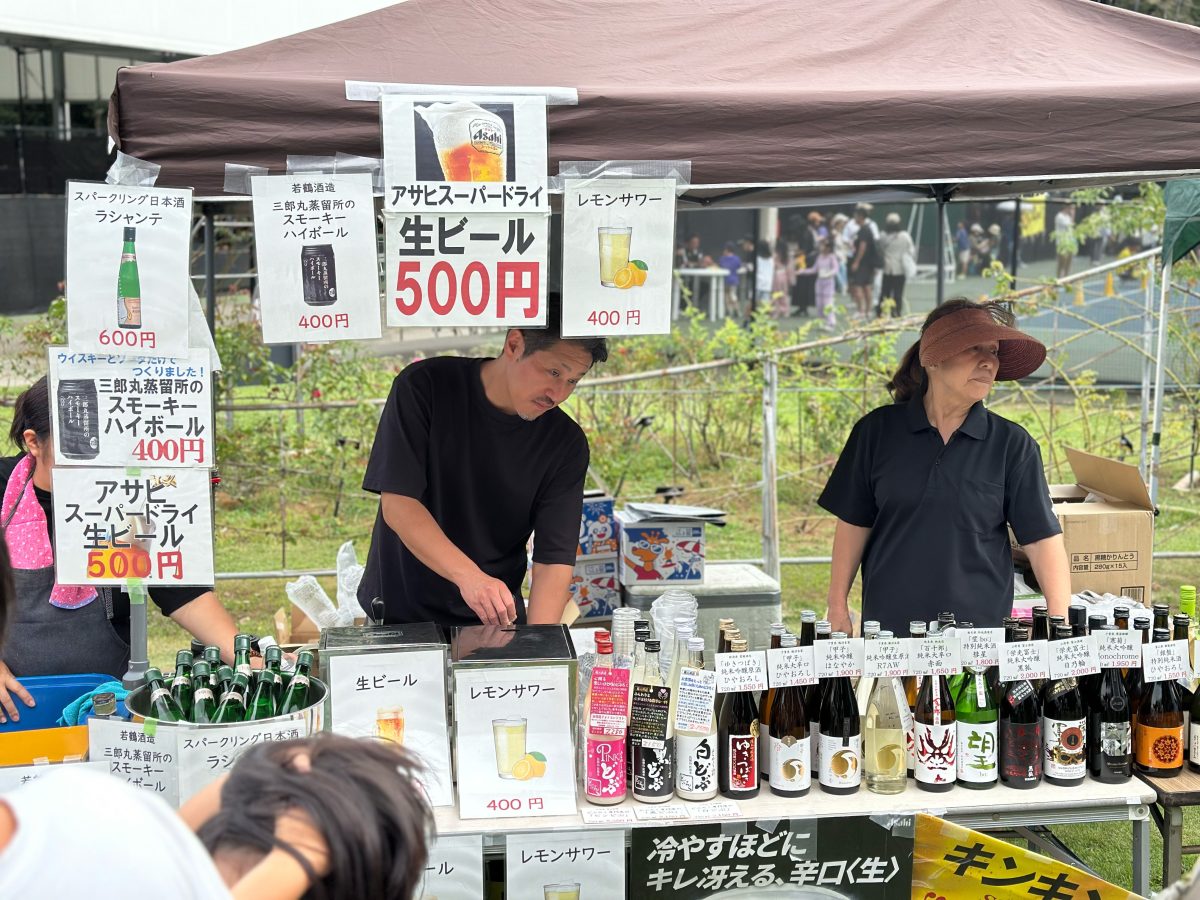 大人の皆様、お酒の屋台もご用意しております