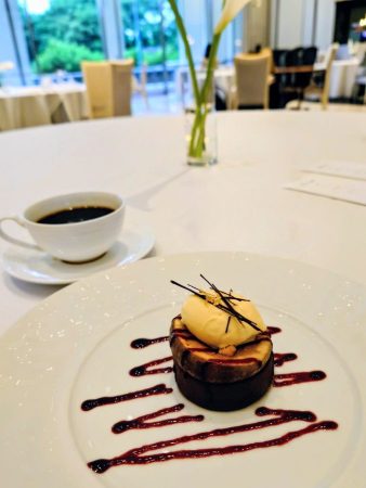 いちじくのロースト 〜ゴルゴンゾーラアイス添え