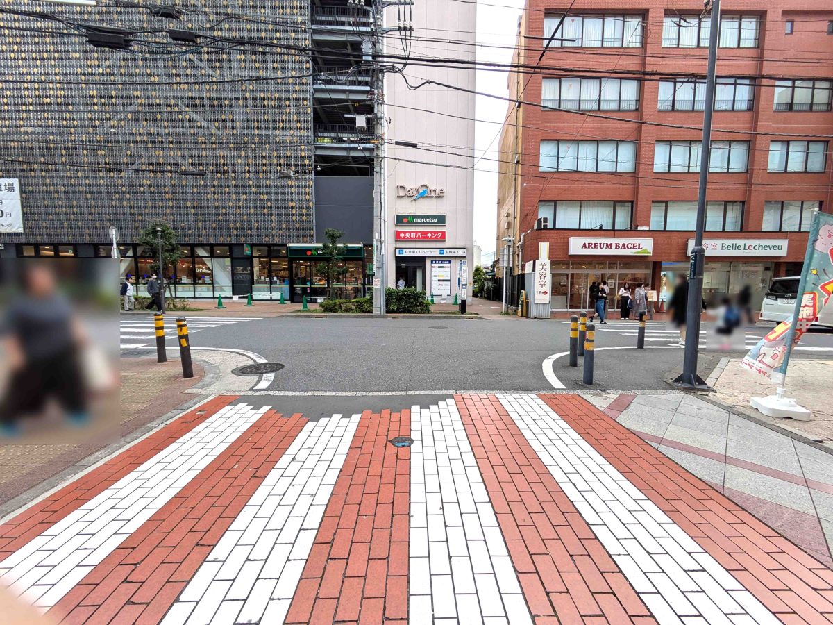 二番街の突き当りで、セントラルパル通りと接するところ。道路向かいが中央町。